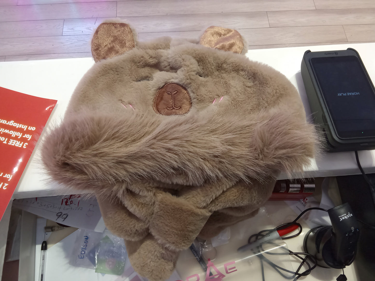 Capybara hat and scarf