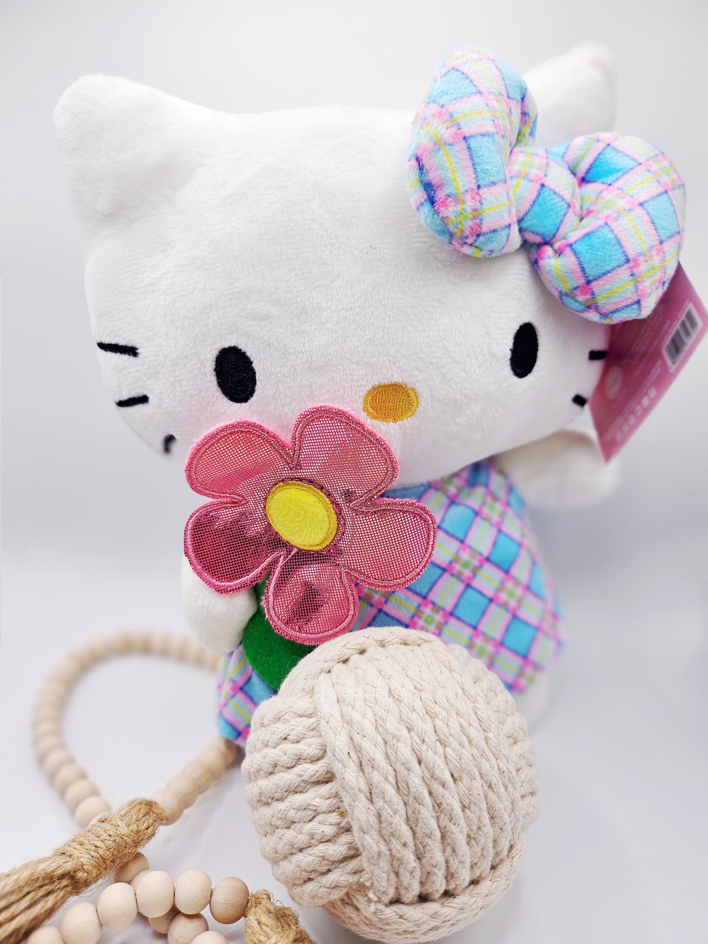 Hello Kitty's Fashion Adventure: Dressing for Fun and Friendship