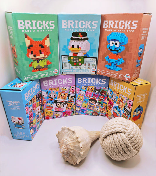 Small cartoon building blocks / 3D puzzles